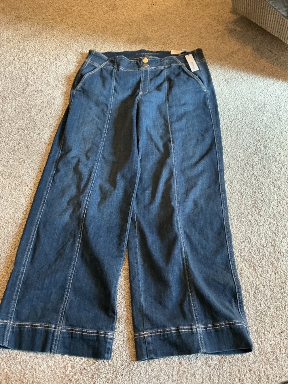 NWT 2.5 Chicos Pullon Wide Leg Jeans